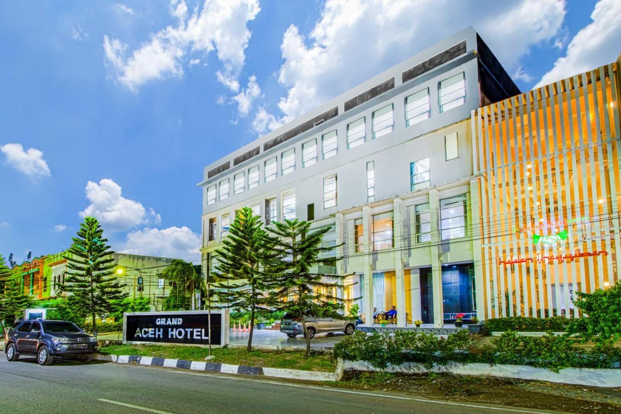 Grand Aceh Hotel Банда Ачех Екстериор снимка
